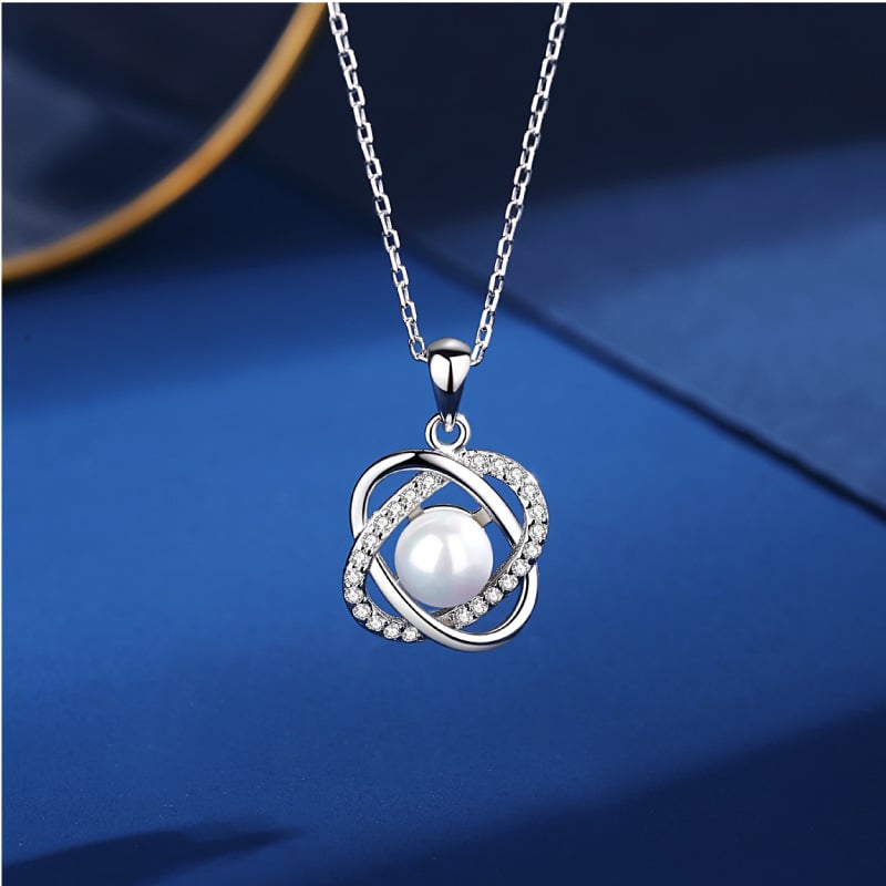 Four Leaf Clover Pearl Necklace Clavicle Chain Pendant