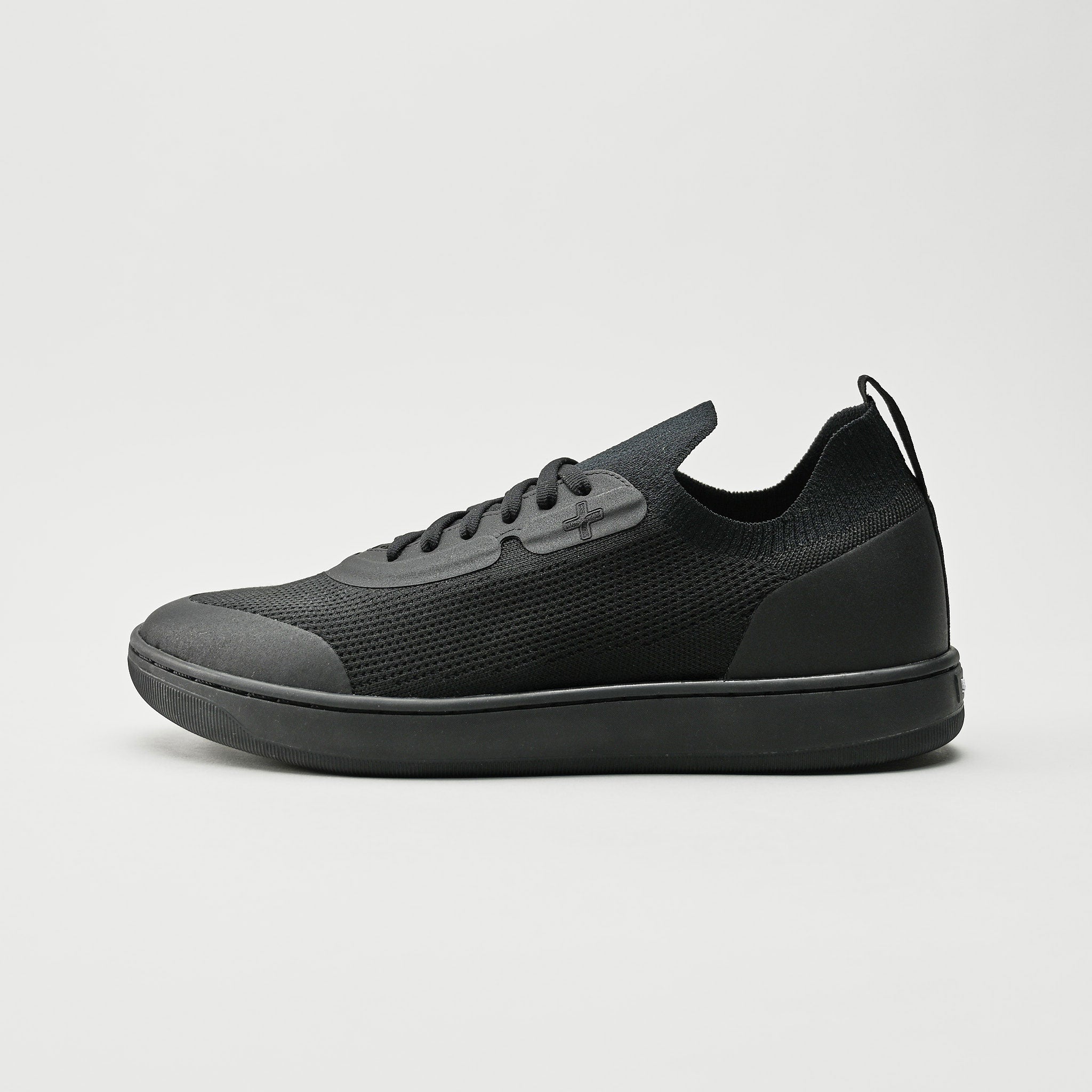 Skiff2 Black Out