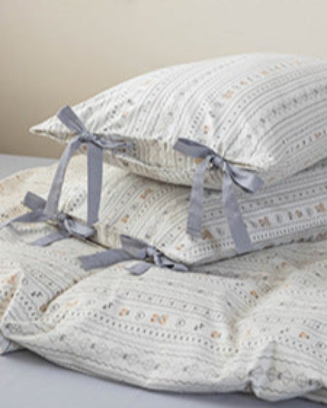 Celia Cottage Ribbon Bow Tie Floral Bedding Set / Blue