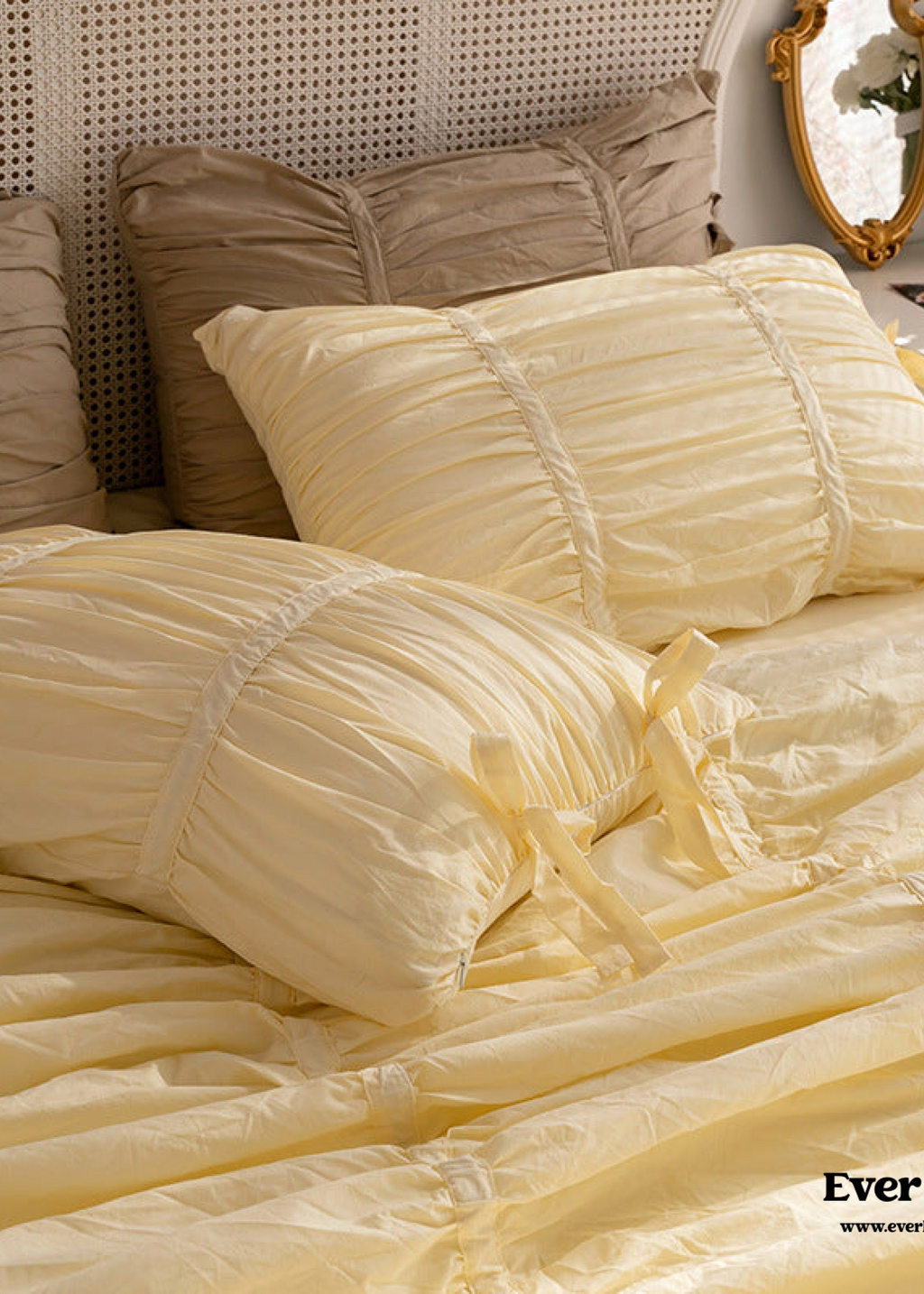 Coquette Ruffle Bedding Set with Ties / White
