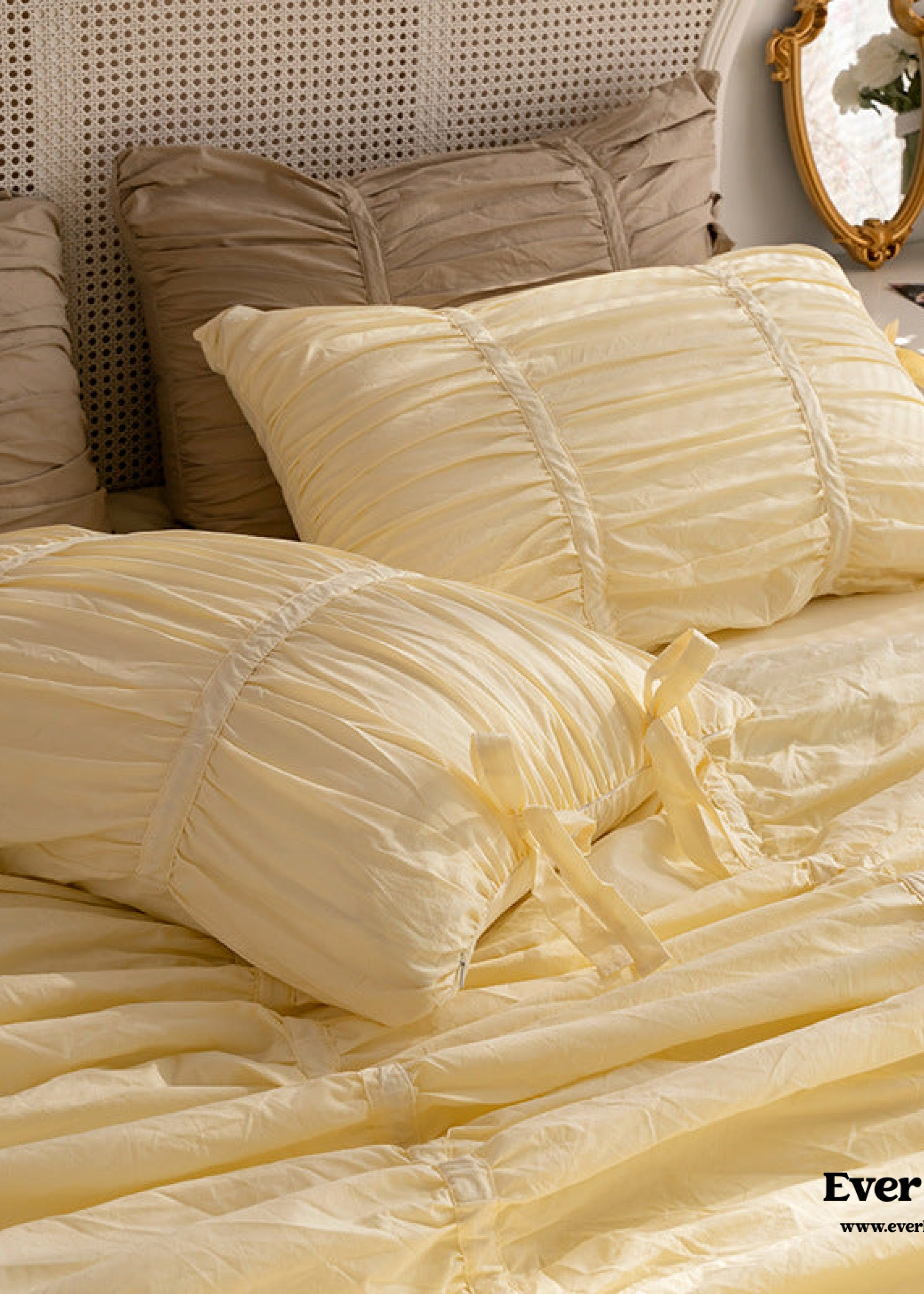 Coquette Ruffle Bedding Set with Ties / White