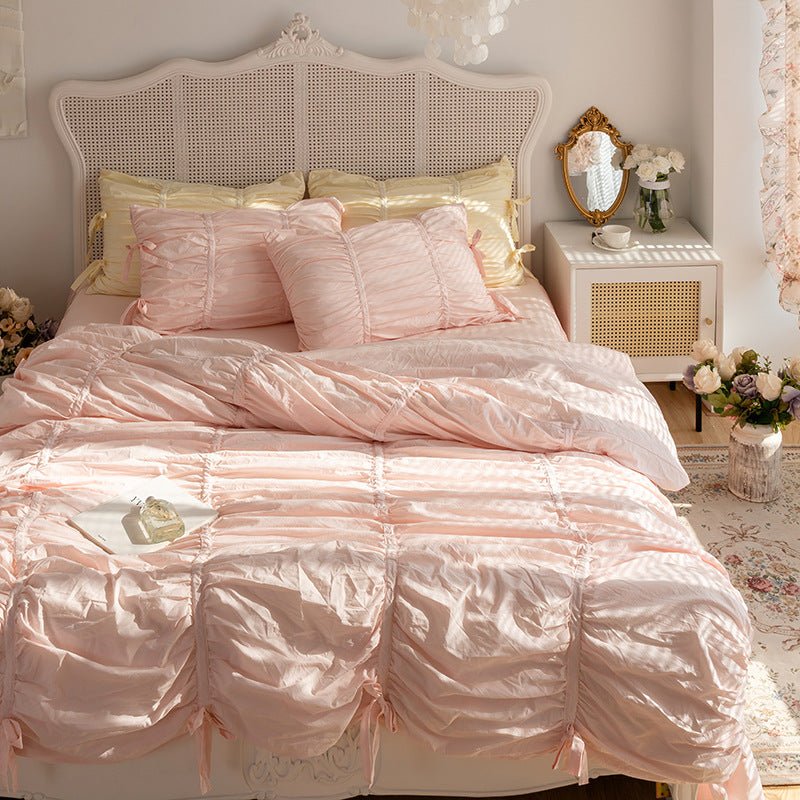 Coquette Ruffle Bedding Set with Ties / Pink