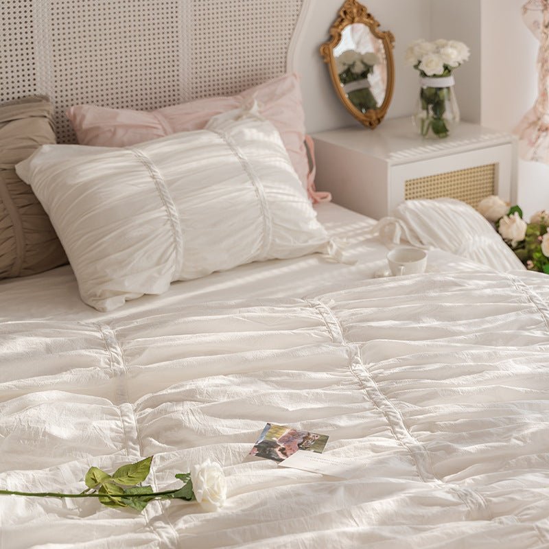 Coquette Ruffle Bedding Set with Ties / Pink