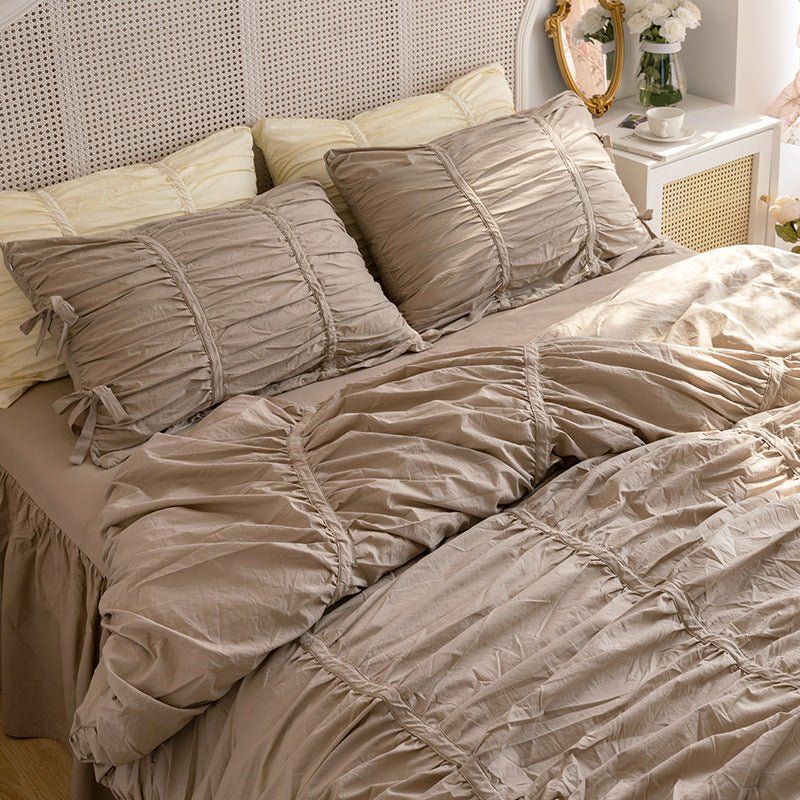 Coquette Ruffle Bedding Set with Ties / Pink