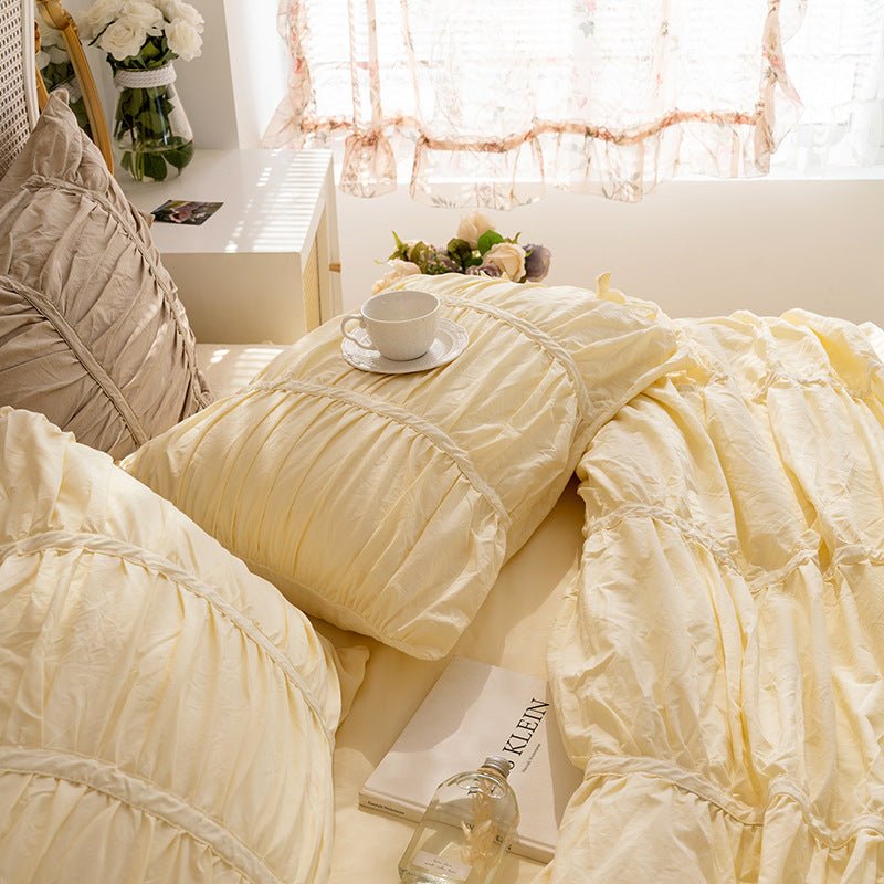 Coquette Ruffle Bedding Set with Ties / Pink