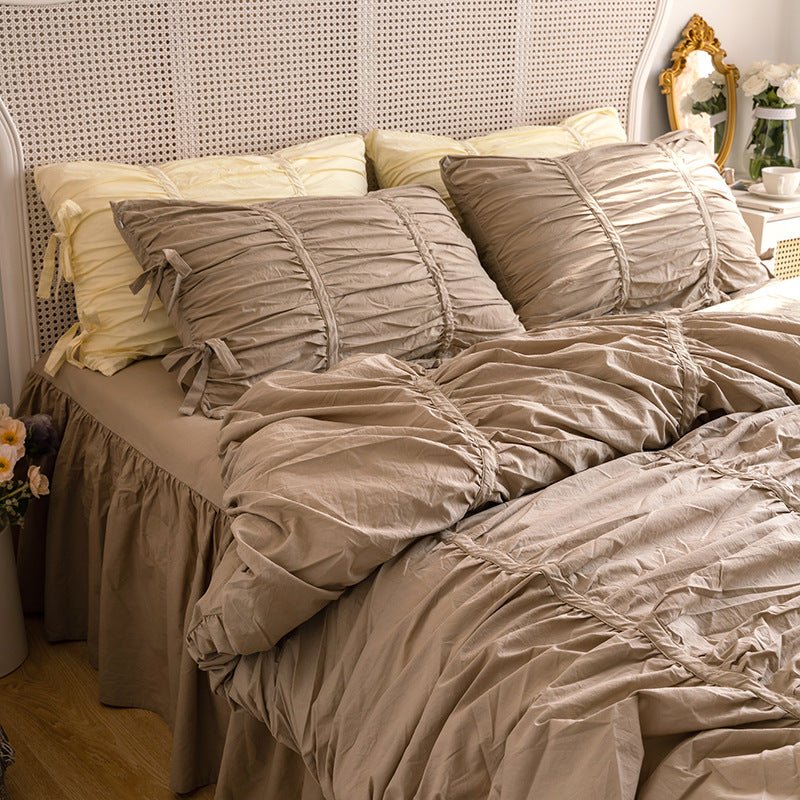 Coquette Ruffle Bedding Set with Ties / White