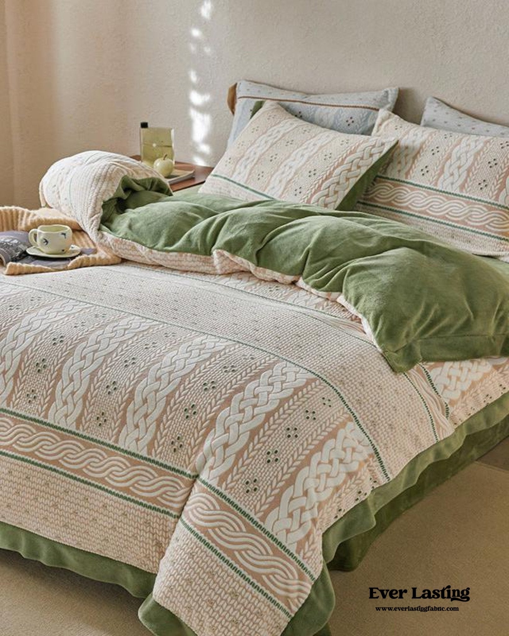 Cottage Braided Button Velvet Bedding Set / Cream