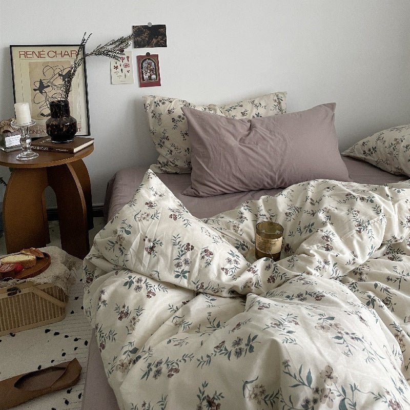Cottage Floral Bedding Set / Lilac Purple