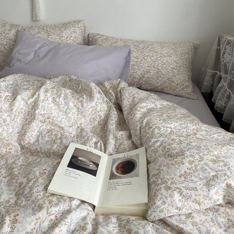 Cottage Floral Bedding Set / Lilac Purple
