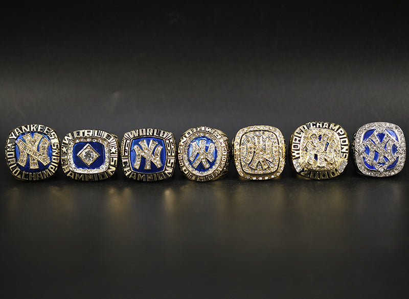 New York Yankees MLB Championship Ring Set (7 Pieces)
