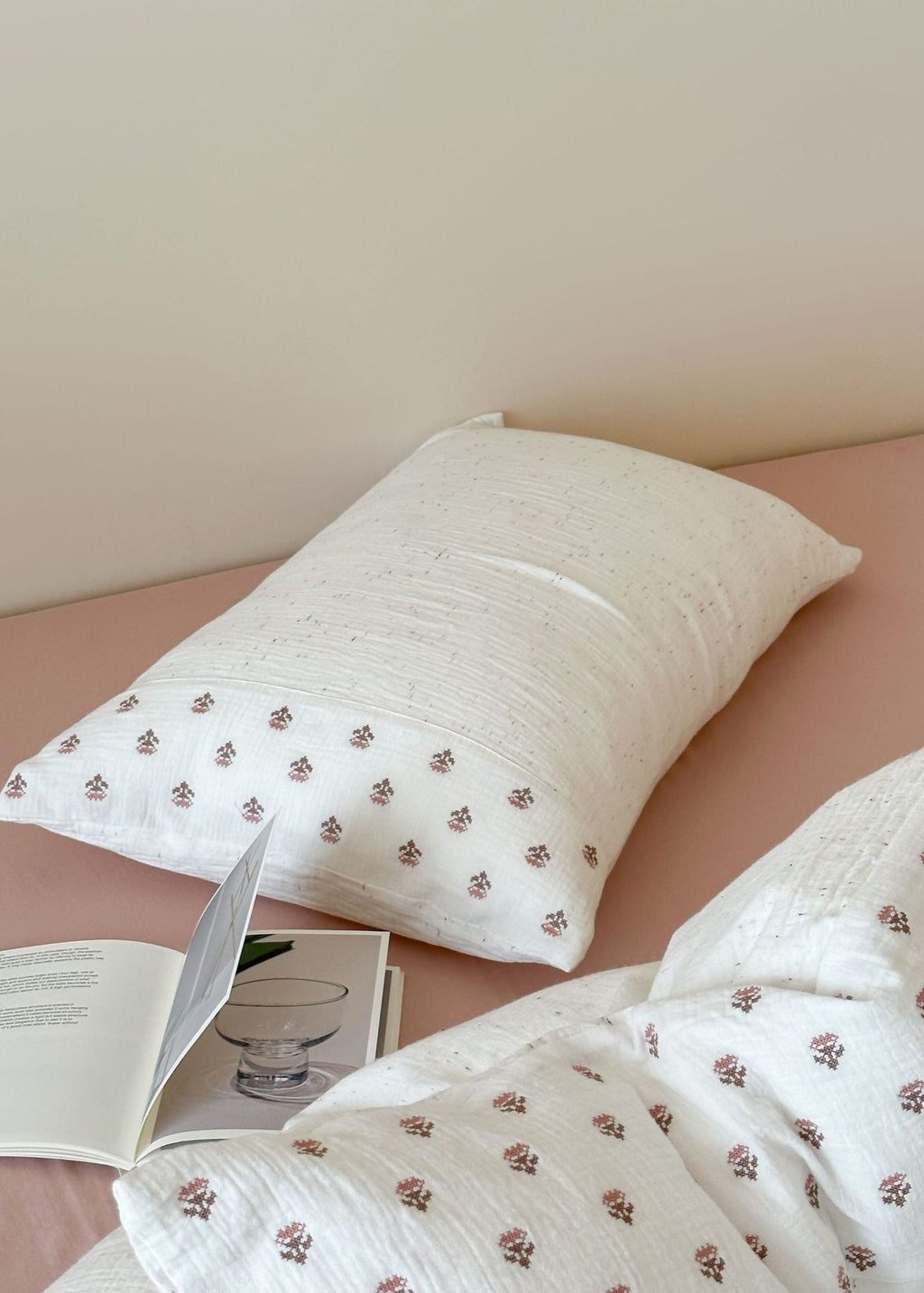 Delilah Floral Double Gauze Bedding Set / White