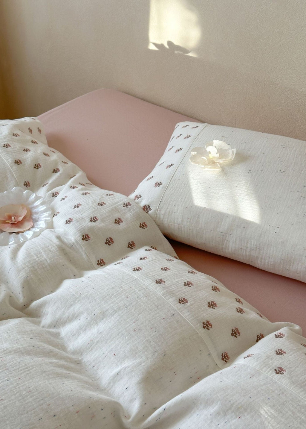 Delilah Floral Double Gauze Bedding Set / White