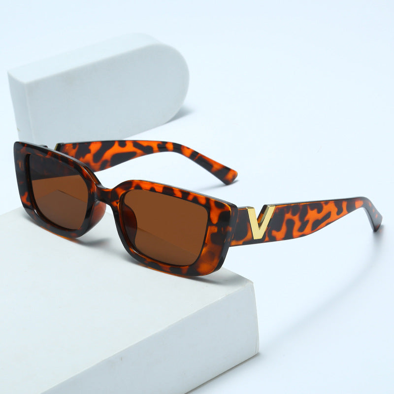 Fashionable Small Frame V Word Sunglasses for Women