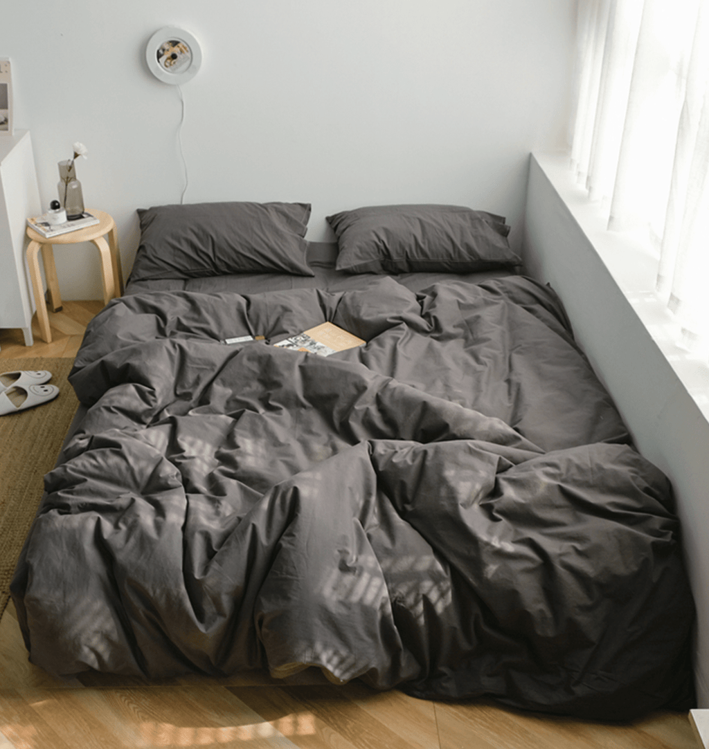 Earth Tone Bedding Set / Gray