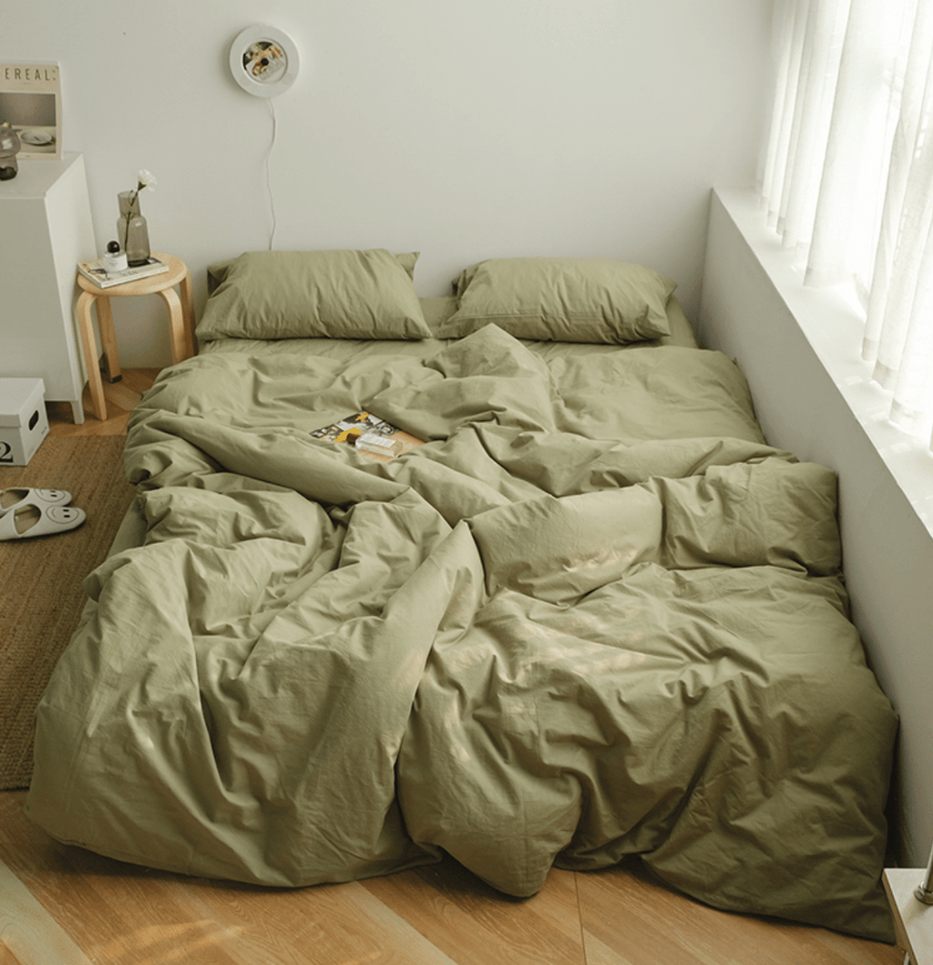 Earth Tone Bedding Set / Gray