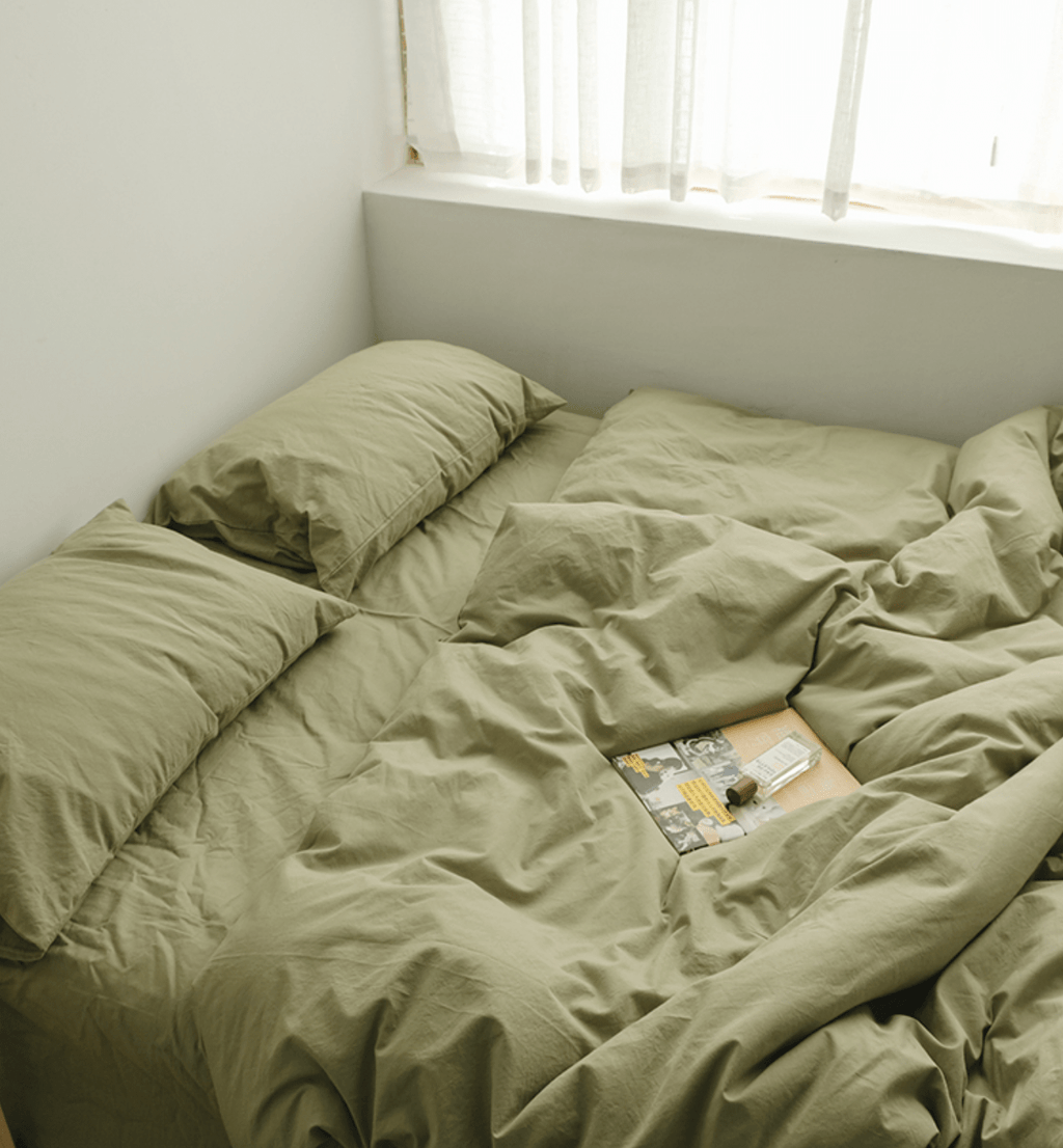 Earth Tone Bedding Set / Gray