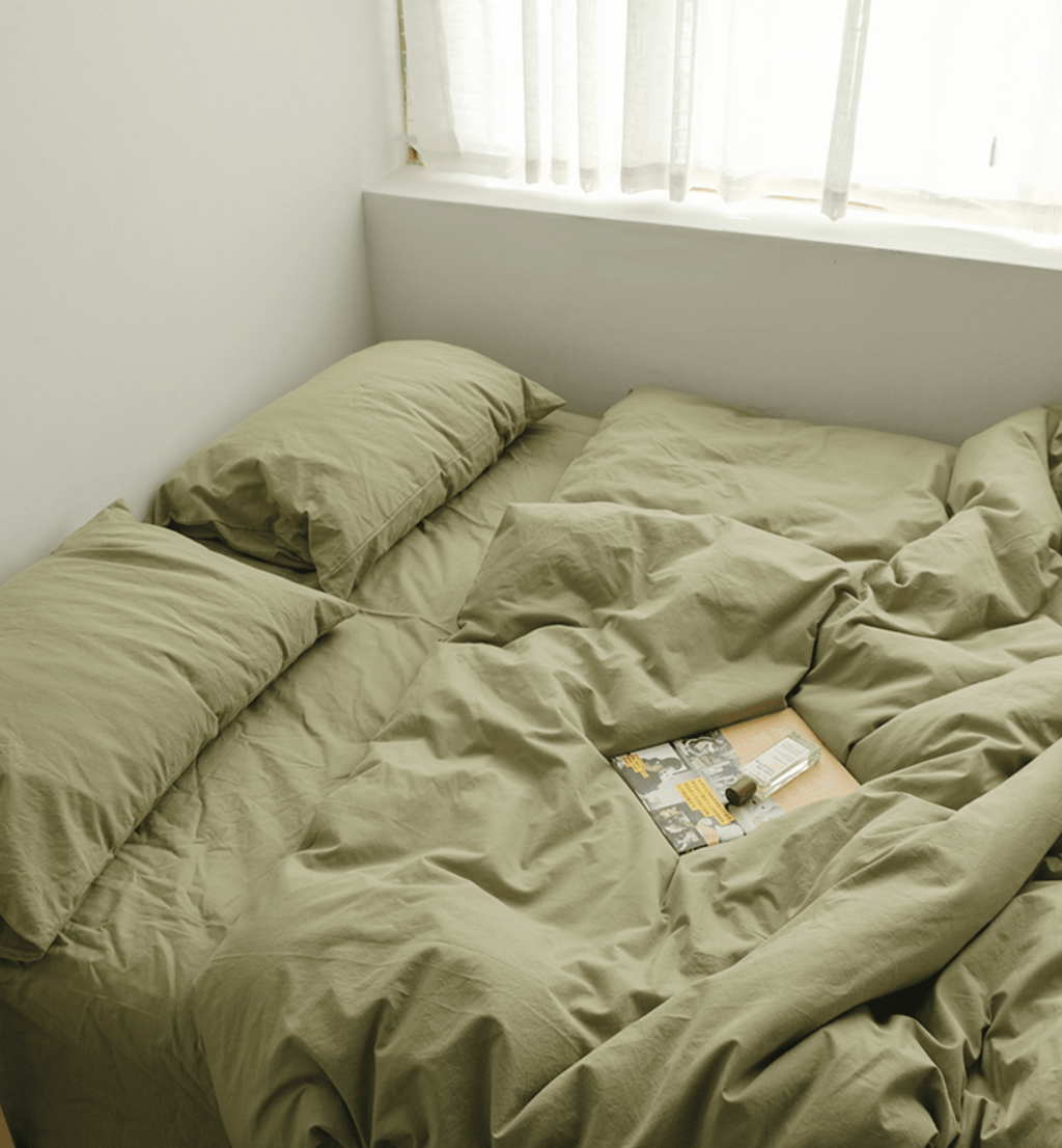 Earth Tone Bedding Set / Moss Green