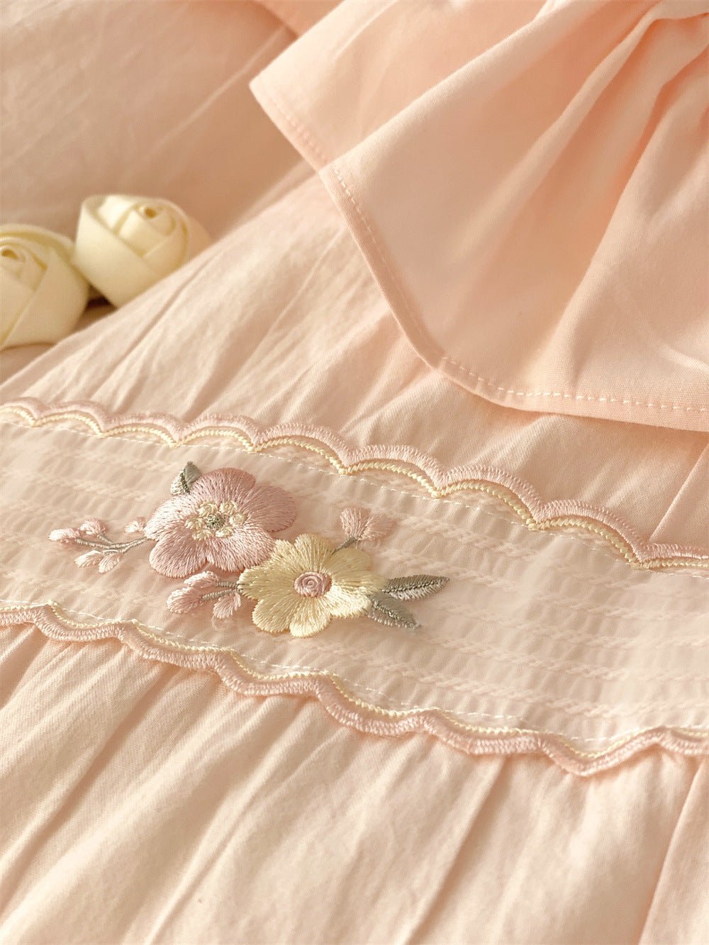 Embroidered Lace Ruffle Bedding Set / White