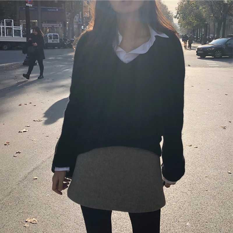 Women's V-neck Knitting Sweater in Gentle Japanese Style