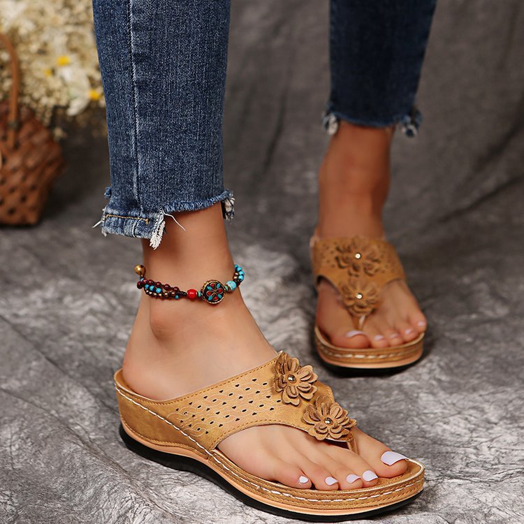 Women's Hollow Platform Sandals - Fashionable Slippers