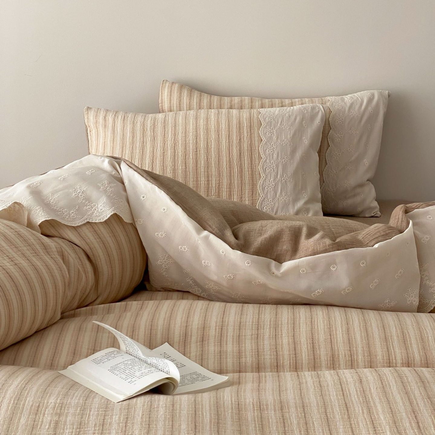 Florence Lace Double Gauze Striped Bedding Set / Beige Brown