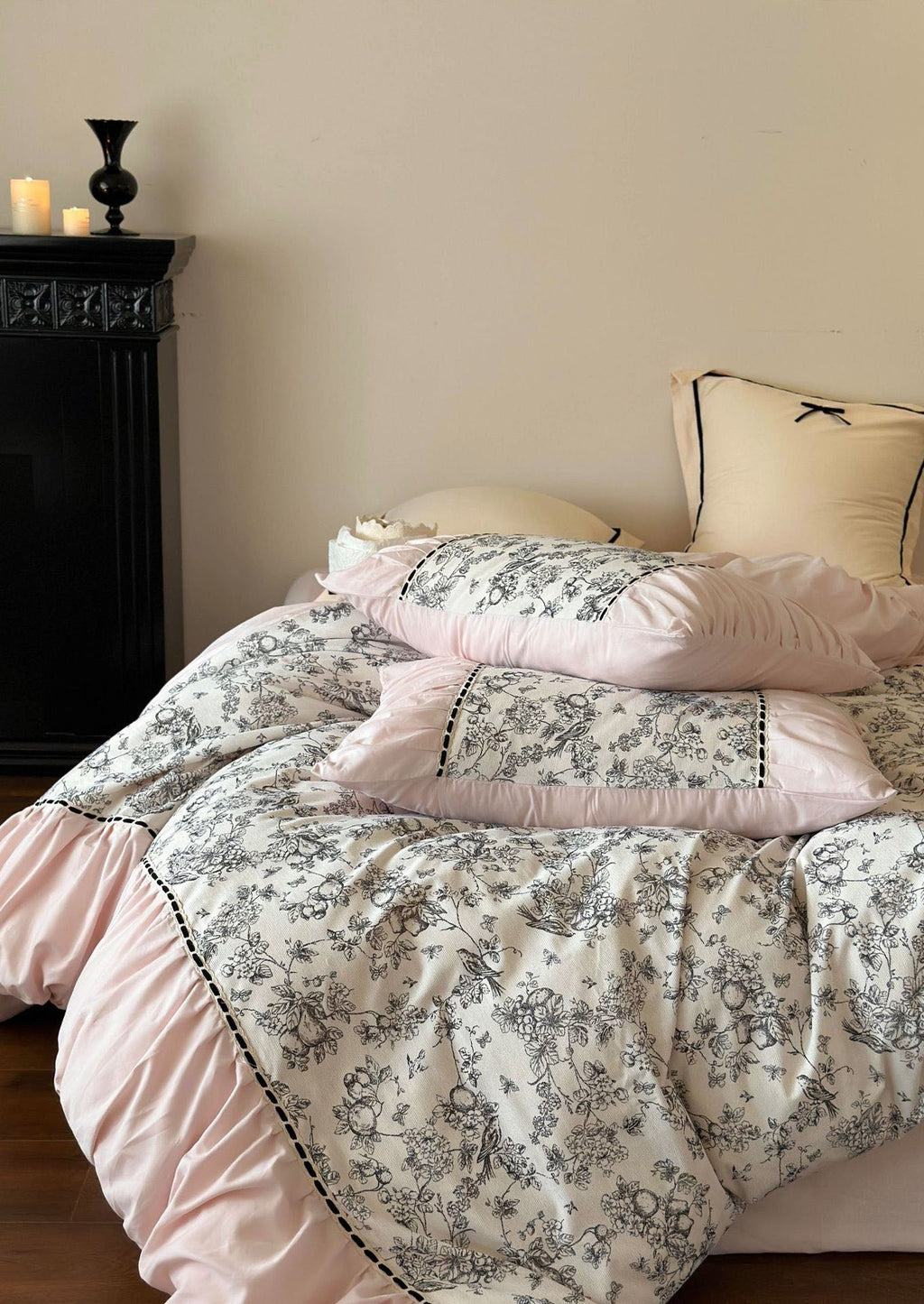French Black Lace Bedding Set / Pink