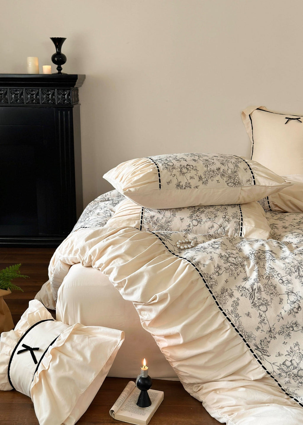 French Black Lace Bedding Set / Pink