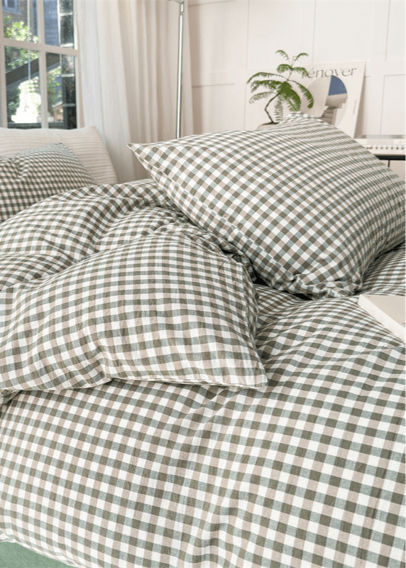 Gingham Bedding Set / Red