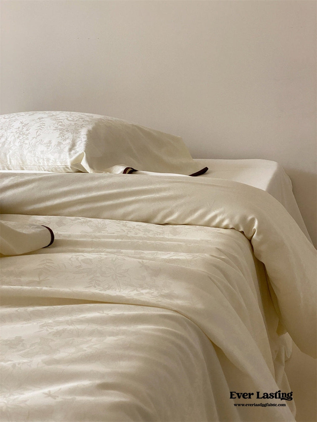 Grace Silky Floral Luxury Bedding Set / Cream