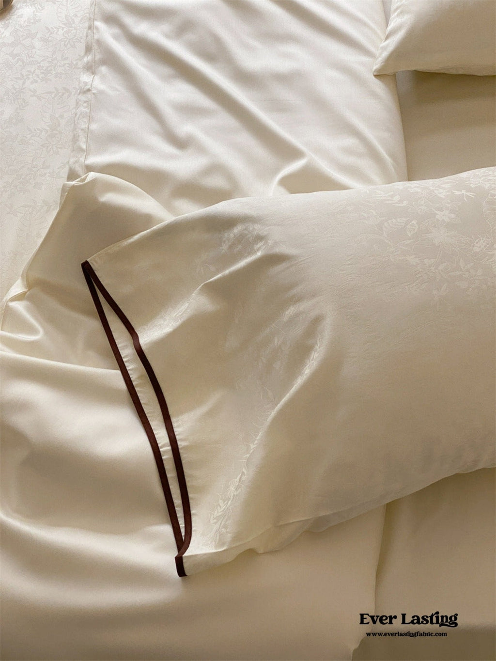 Grace Silky Floral Luxury Bedding Set / Cream