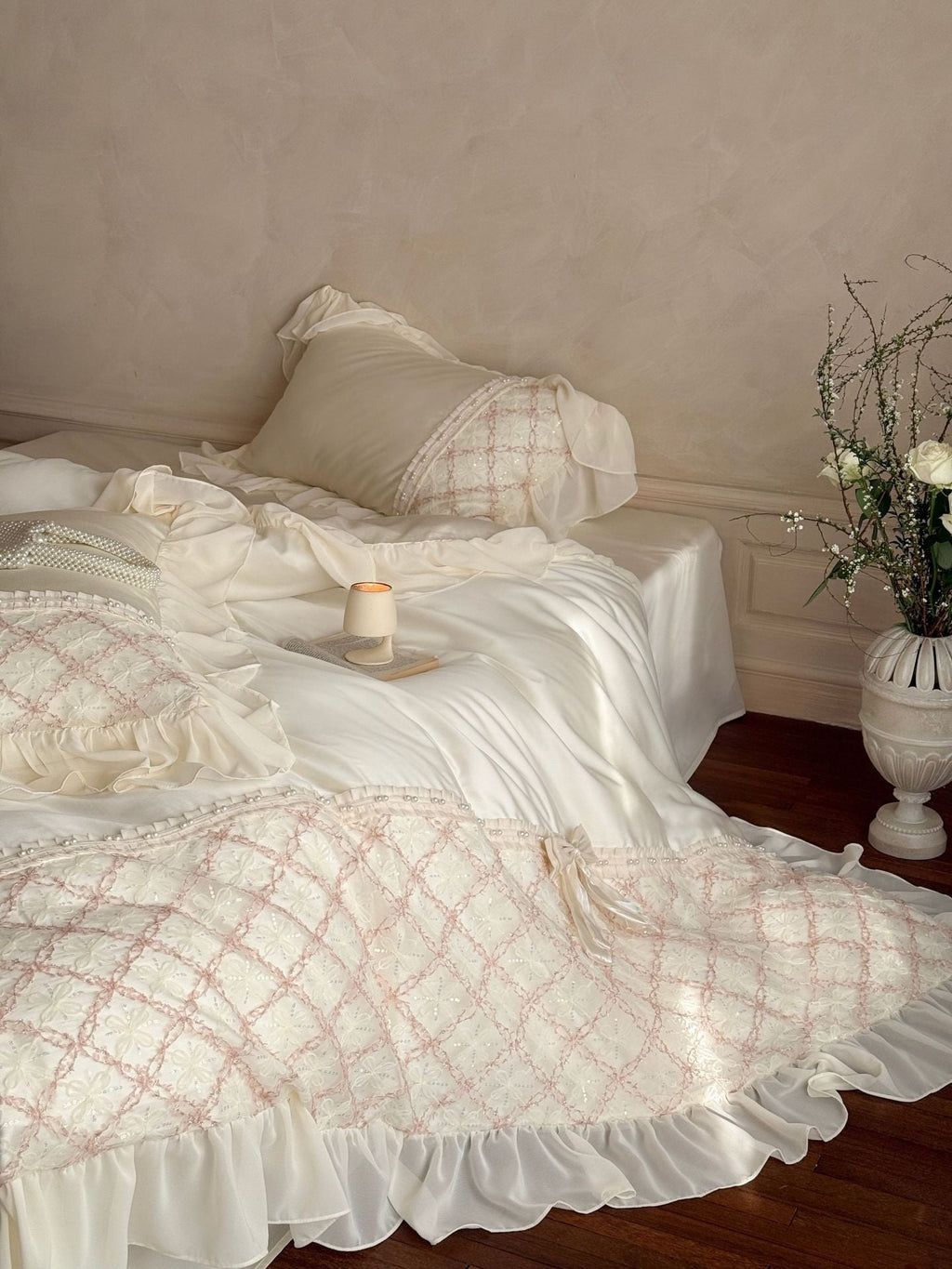 Haute Pearl TENCEL™ Bedding Set / White Romance