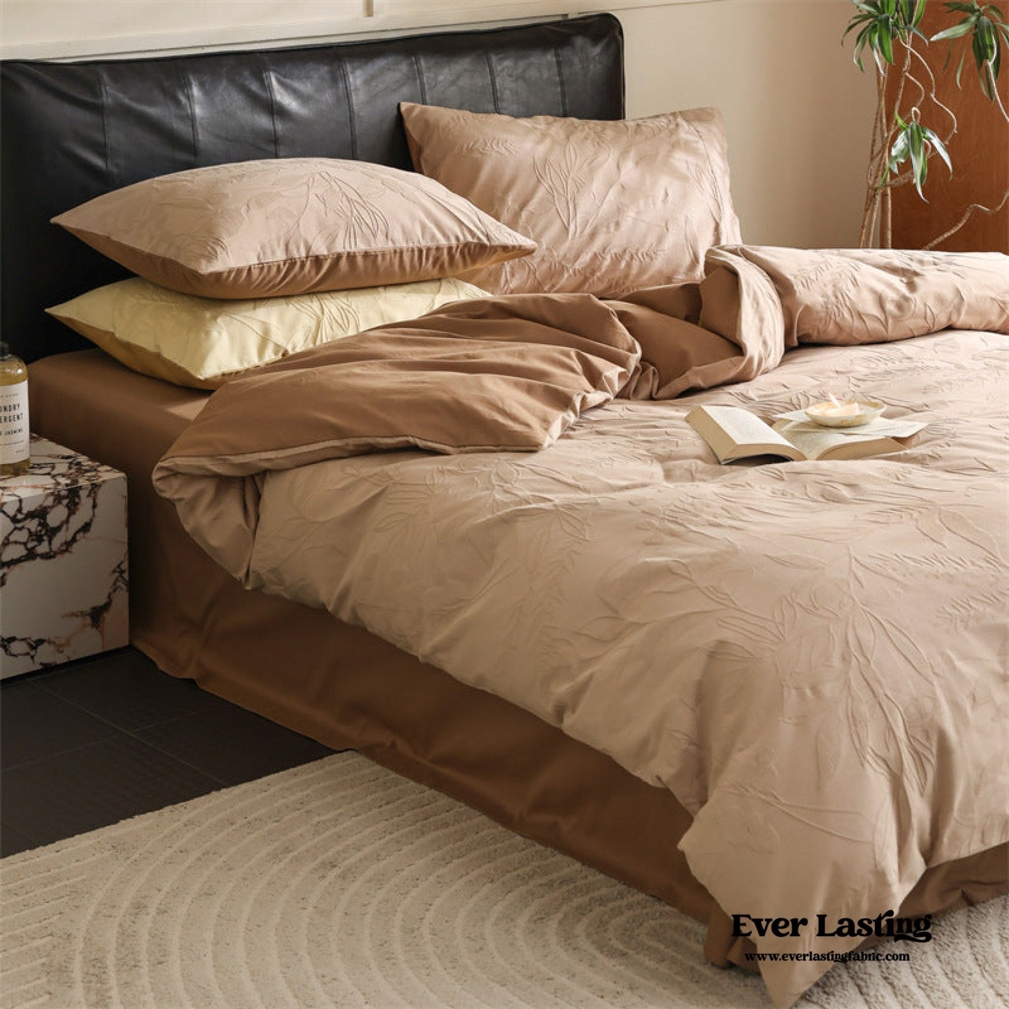 Hidden Garden Jacquard Floral Bedding Set / Moss Green