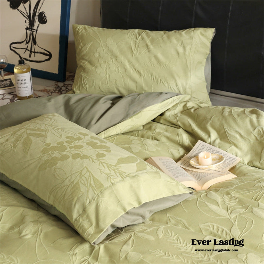 Hidden Garden Jacquard Floral Bedding Set / Moss Green