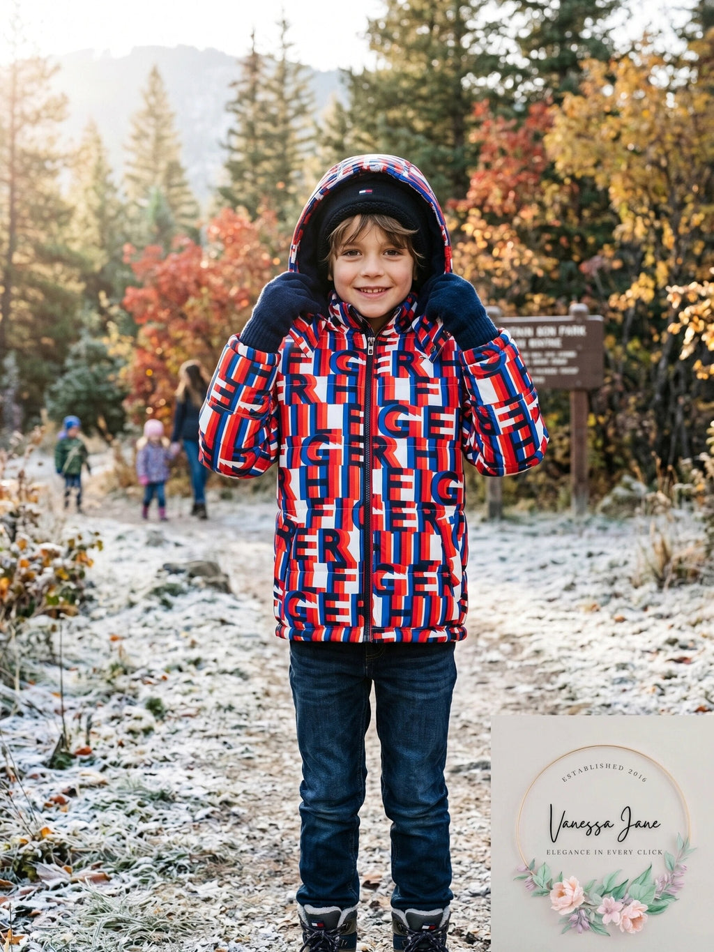 Tommy Hilfiger Boy’s Big Kids’ Hooded Logo Puffer Bright White – L