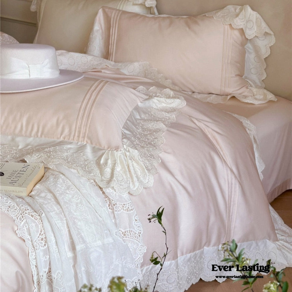 Isabelle Silky Cottage Ruffled Bedding Set / White