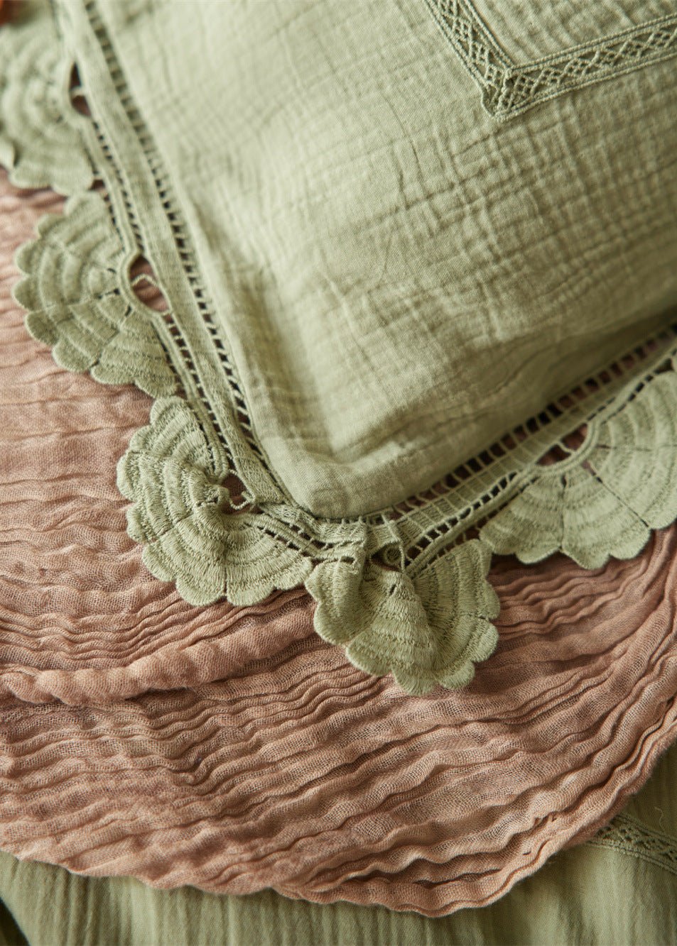 Isadora Lace Ruffle Double Gauze Bedding Set / Green