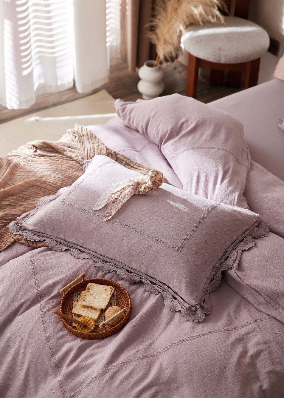 Isadora Lace Ruffle Double Gauze Bedding Set / Brown