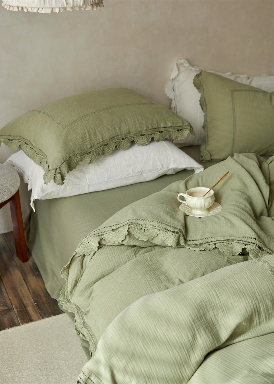 Isadora Lace Ruffle Double Gauze Bedding Set / Purple