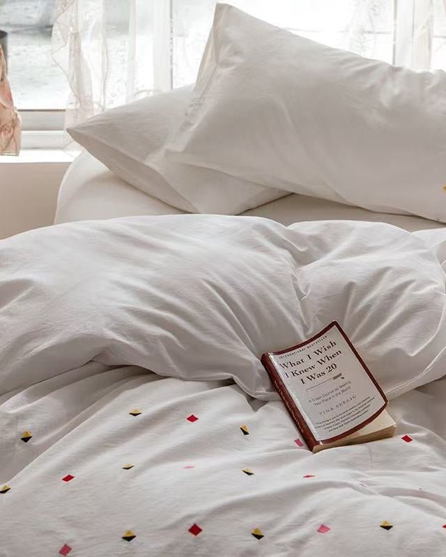 Isla White Floral Embroidered Bedding Set / Sunflower