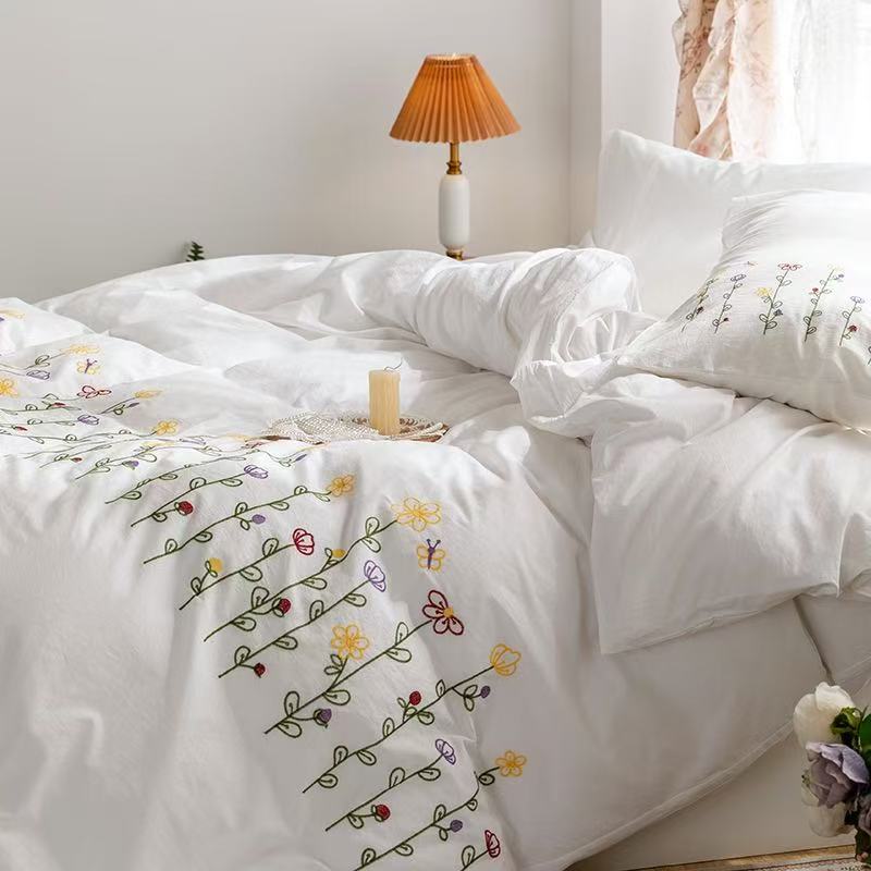 Isla White Floral Embroidered Bedding Set / Sunflower