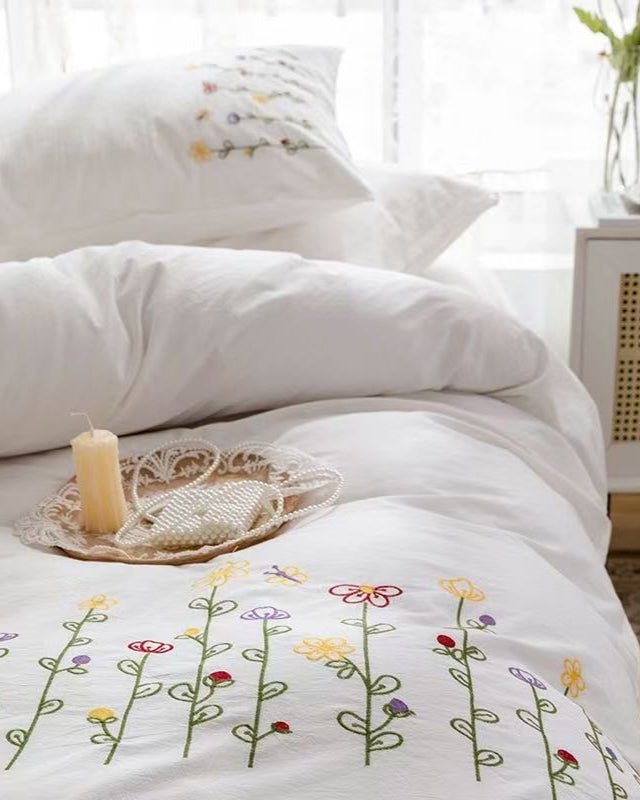 Isla White Floral Embroidered Bedding Set / Sunflower