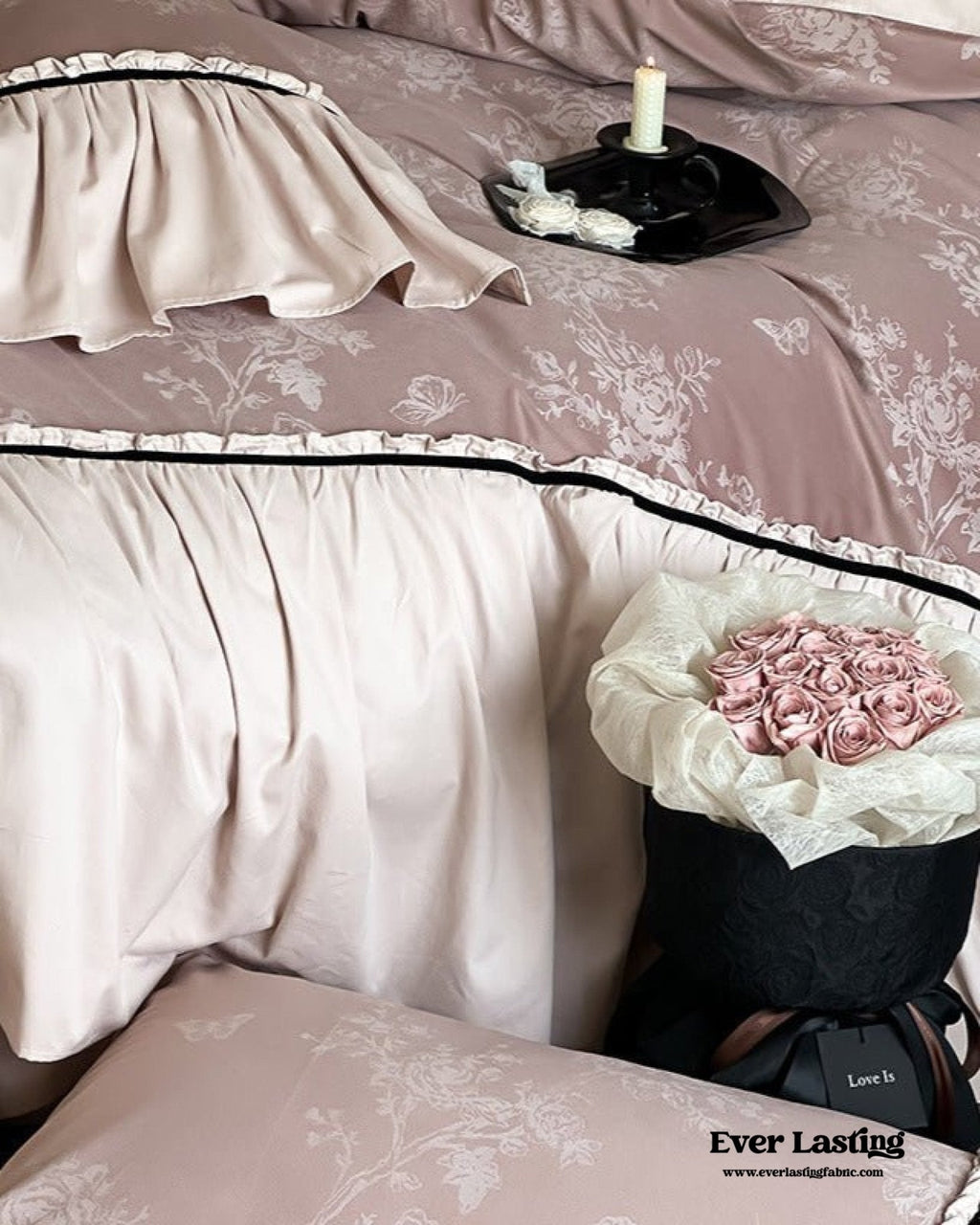 Jacquard Gilded Velvet Ruffled Bedding Set / Brown