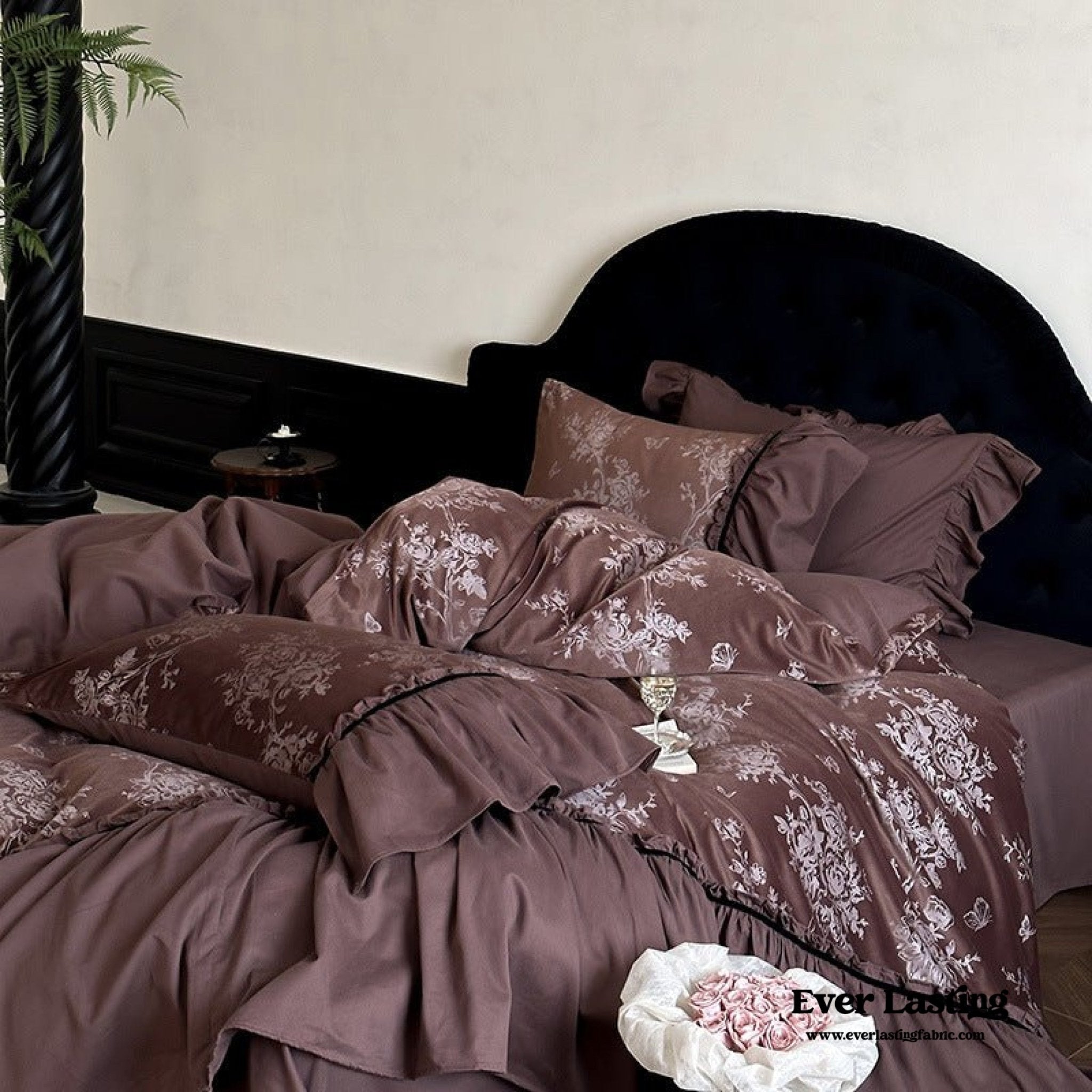 Jacquard Gilded Velvet Ruffled Bedding Set / Brown