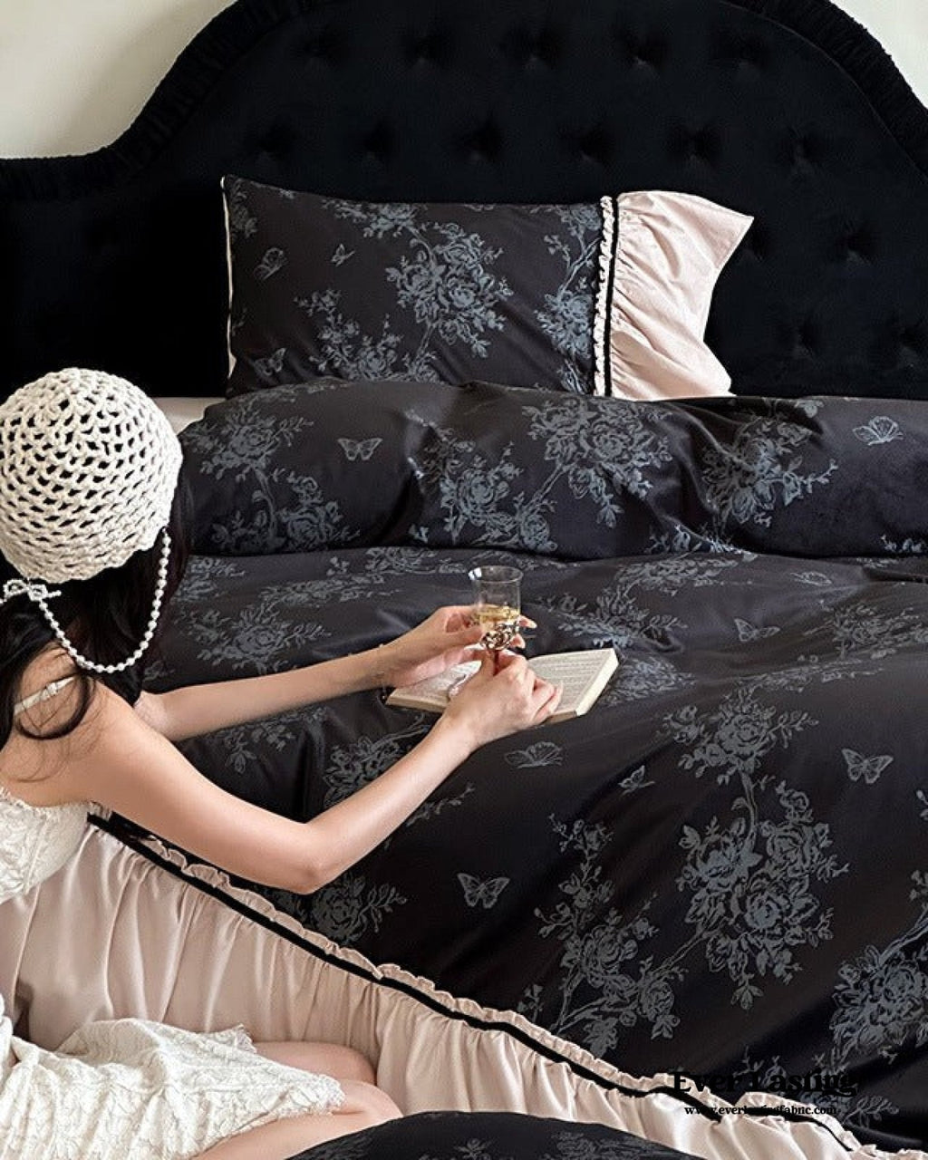 Jacquard Gilded Velvet Ruffled Bedding Set / Brown