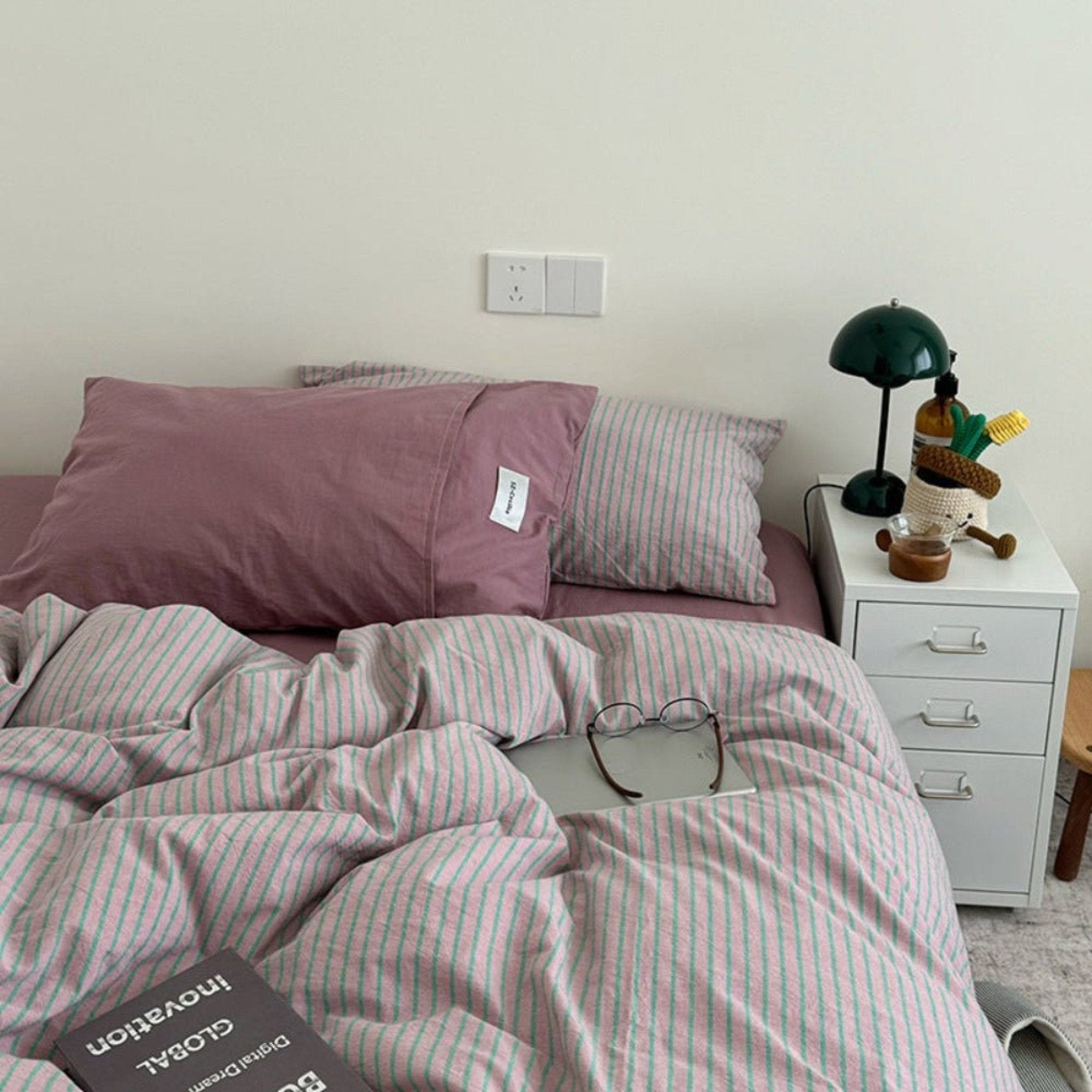James Striped Bedding Set / Purple