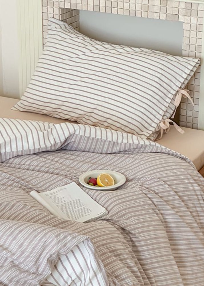 Josie Bow Tied Striped Bedding Set / Green
