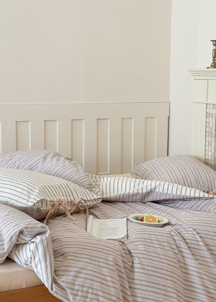 Josie Bow Tied Striped Bedding Set / Green