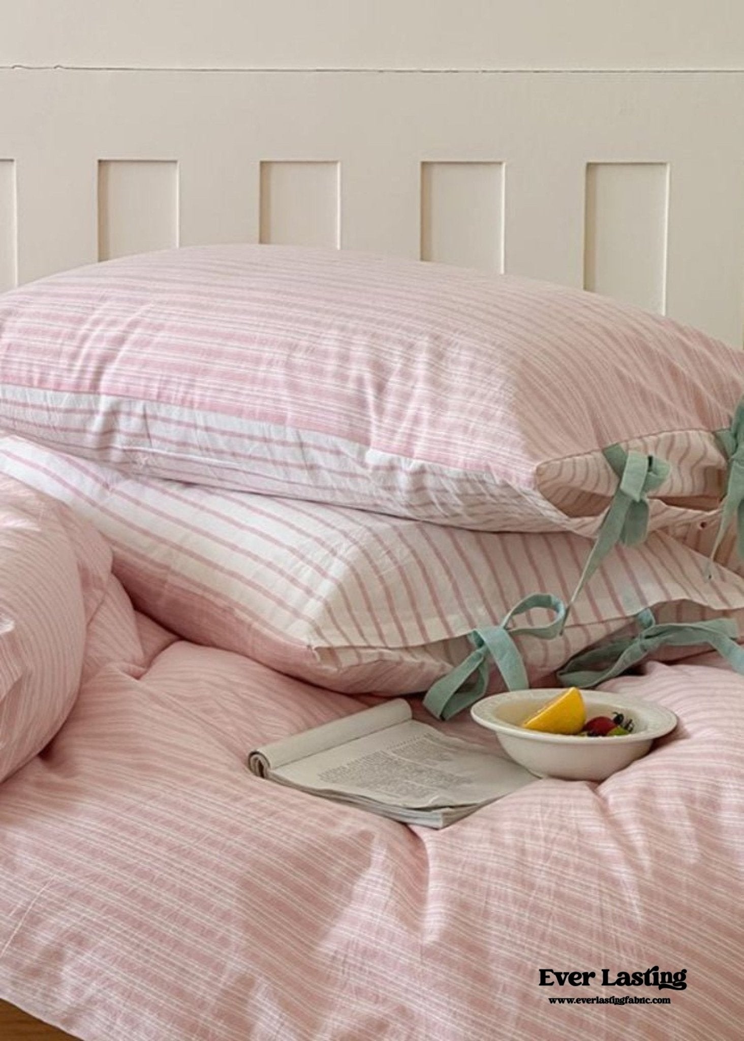 Josie Bow Tied Striped Bedding Set / Gray