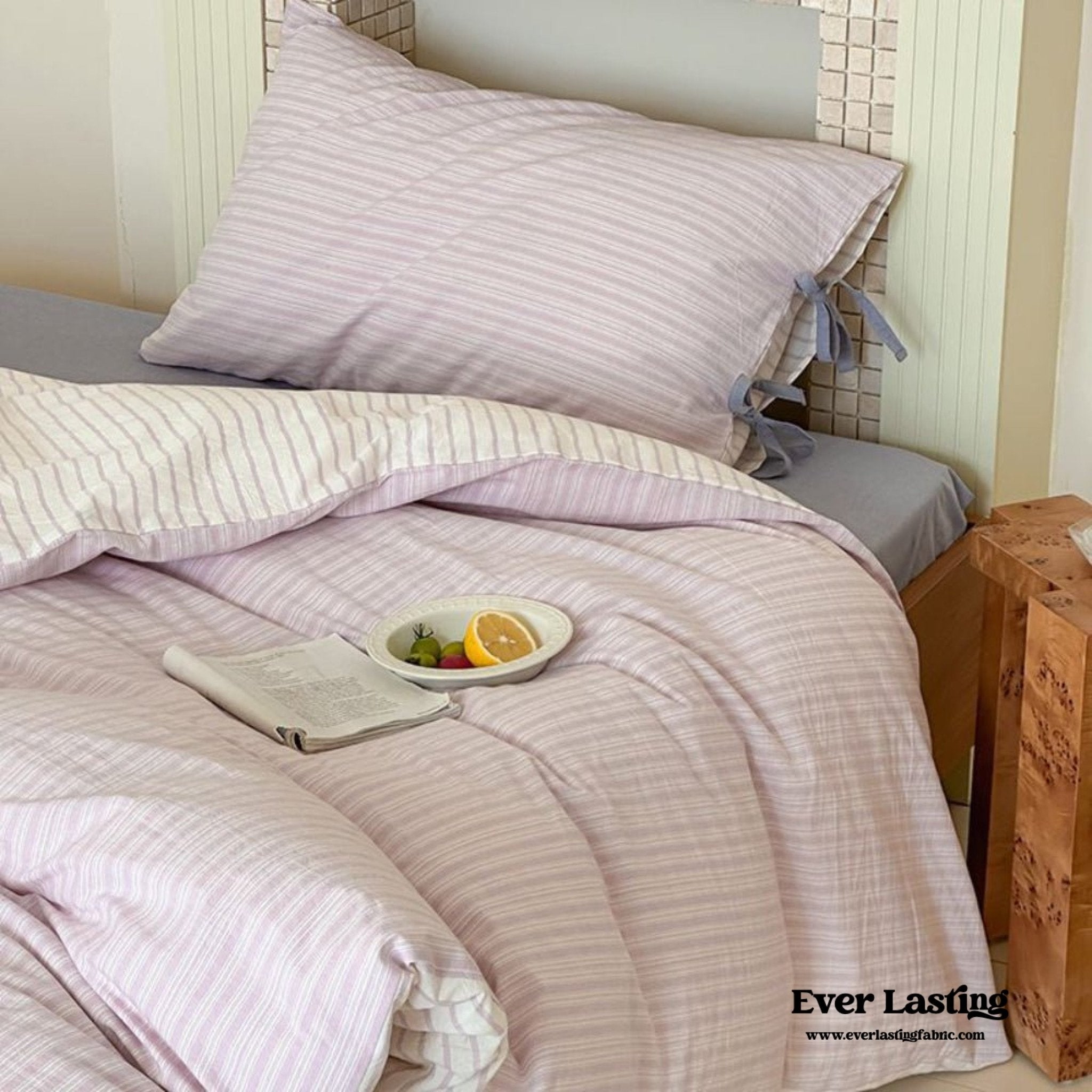Josie Bow Tied Striped Bedding Set / Gray