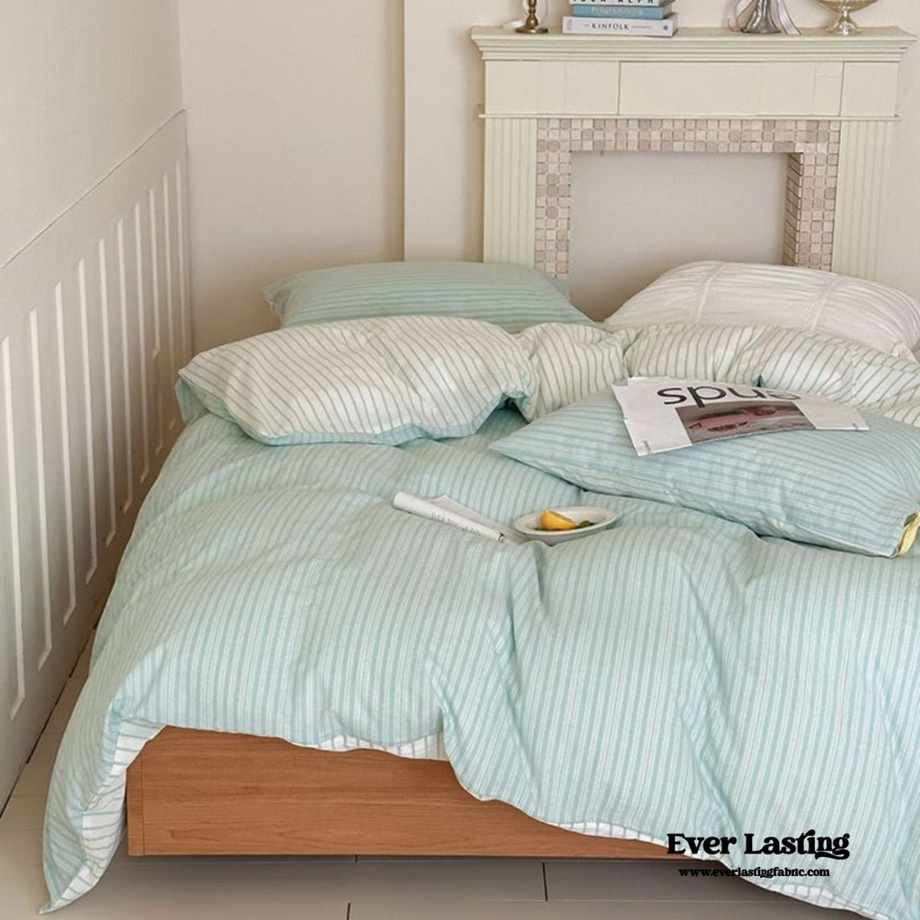 Josie Bow Tied Striped Bedding Set / Gray